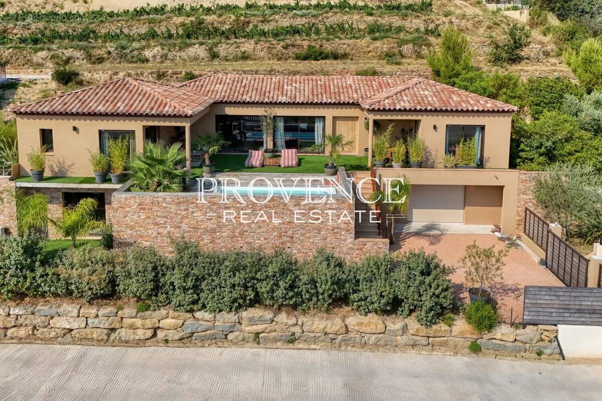 Maison à LE CASTELLET