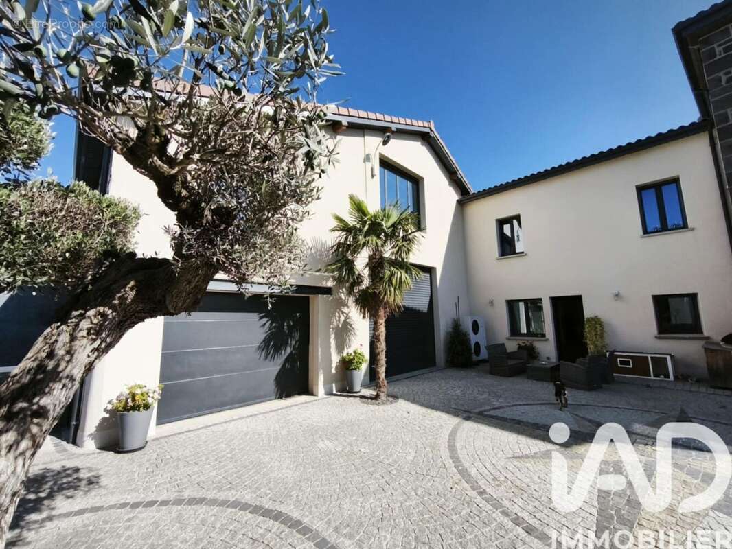 Photo 4 - Maison à SAINT-BEAUZIRE