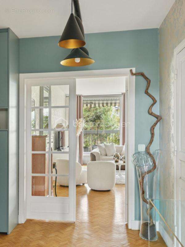 Appartement à NEUILLY-SUR-SEINE