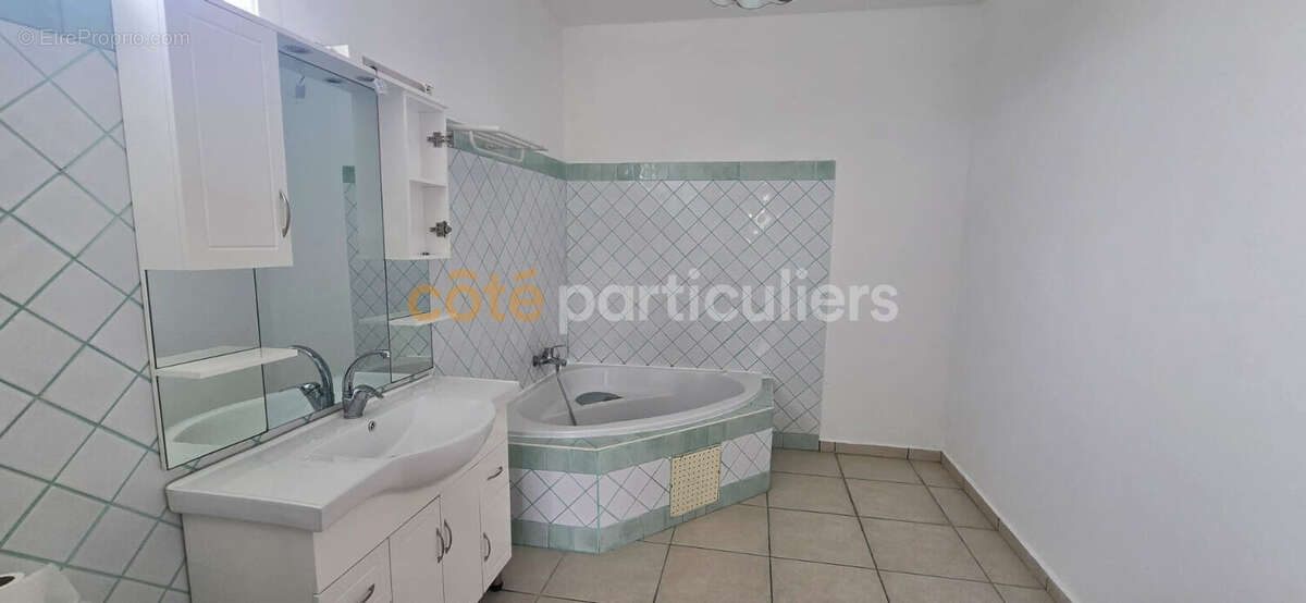 Ensemble immobilier à fort potentiel Sainte Anne 16 pièce(s) 390 m2 - photo 15