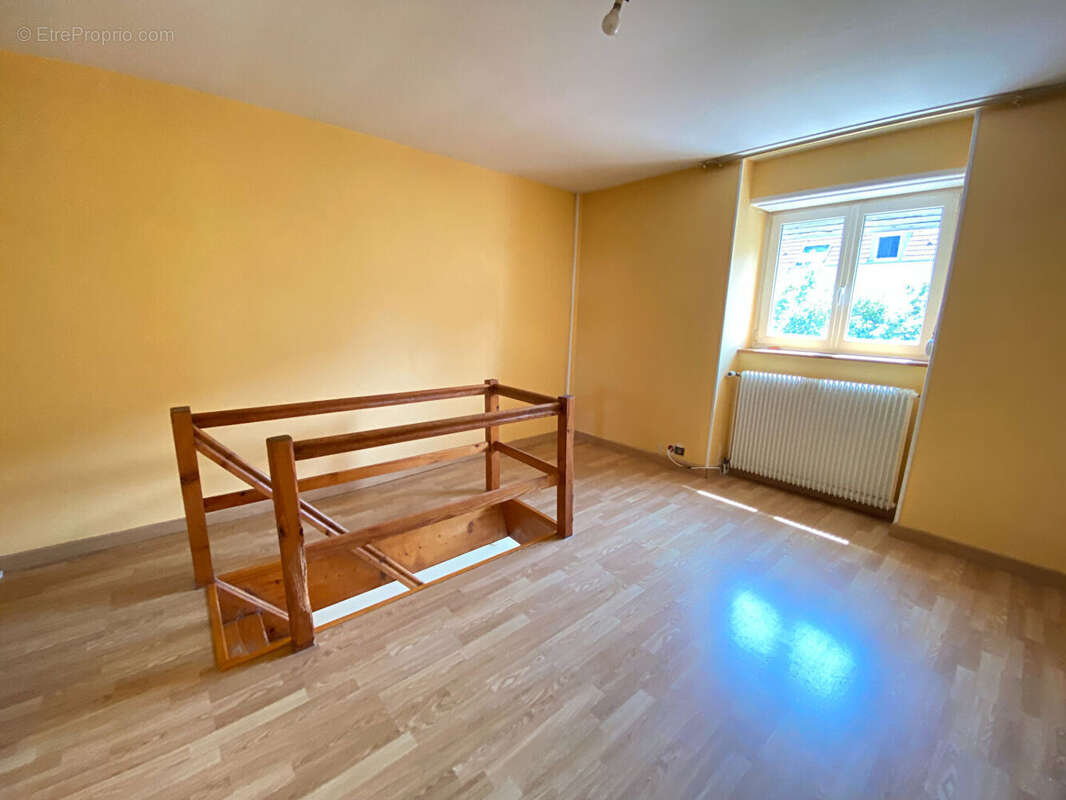 Maison à vendre à Brunstatt - 5 pièces, au calme - terrasse et jardinet - cave - photo 14