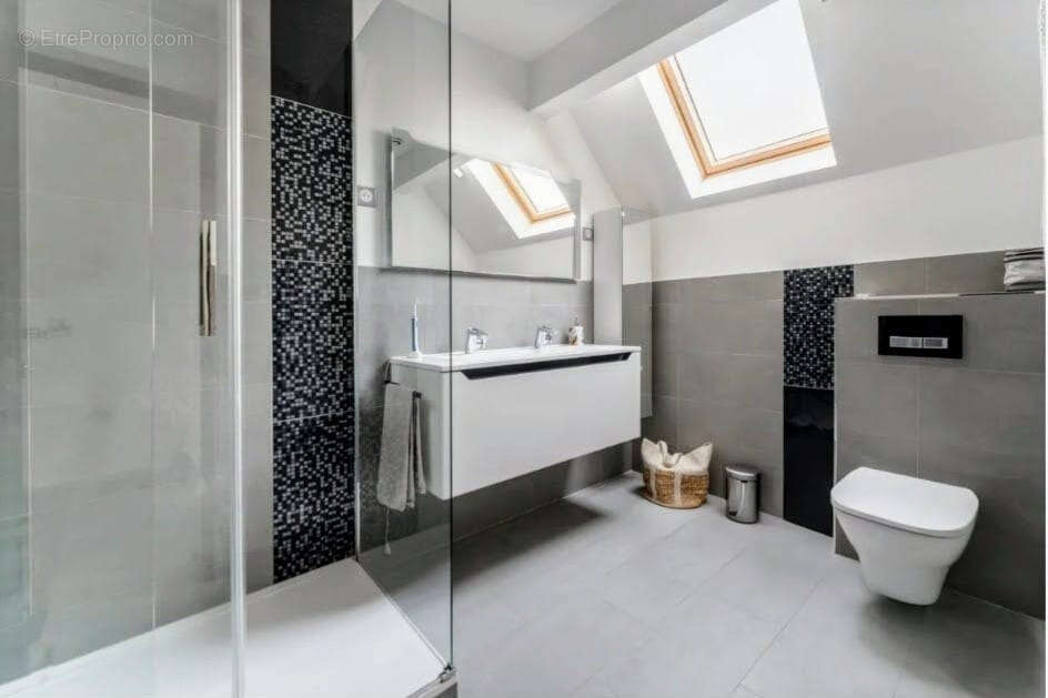 Maison à LA GARENNE-COLOMBES