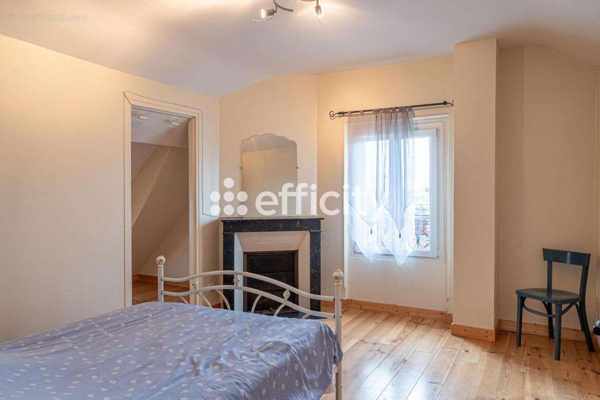 Maison 100 m² à Villeneuve-Saint-Georges  - photo 6