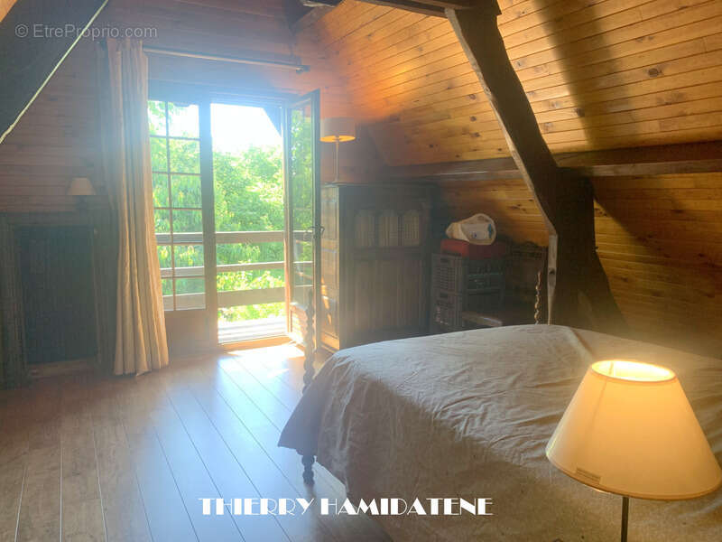Val notre dame grande et belle maison 140m2 hbt 4 chambres ideal artisan s/sol total  100m2 3m de hauteur s/plafond grand jardin - photo 15