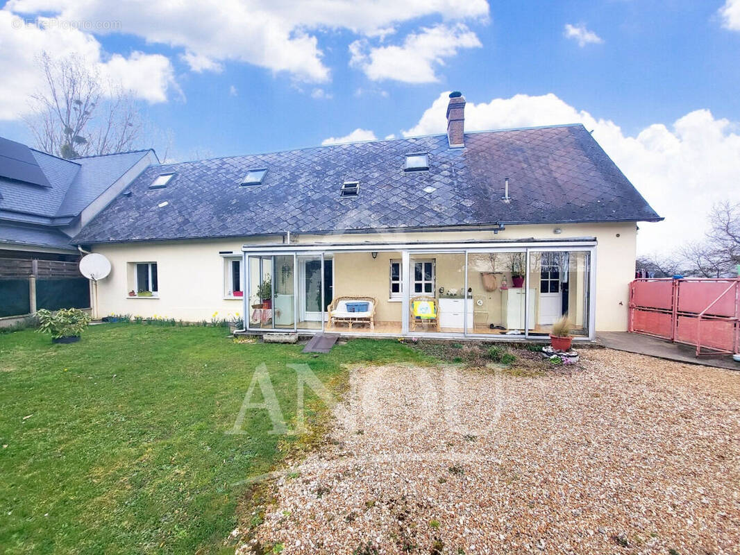 Maison à MONTIGNY-LE-CHARTIF