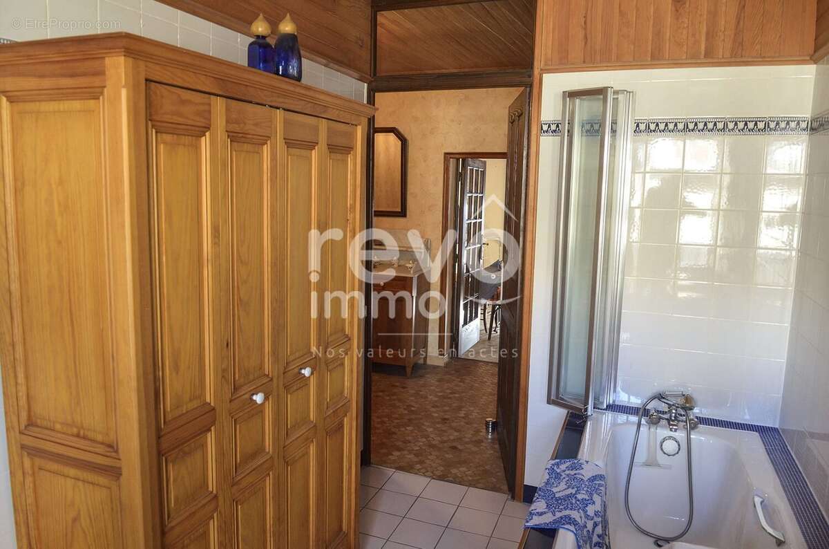 ST PARGOIRE : Maison de village avec garage, loggia de 20 m², 3 chambres, excellente restauration - photo 14