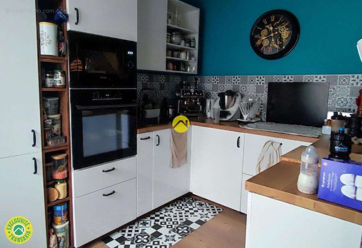 Maison à DUN-SUR-AURON