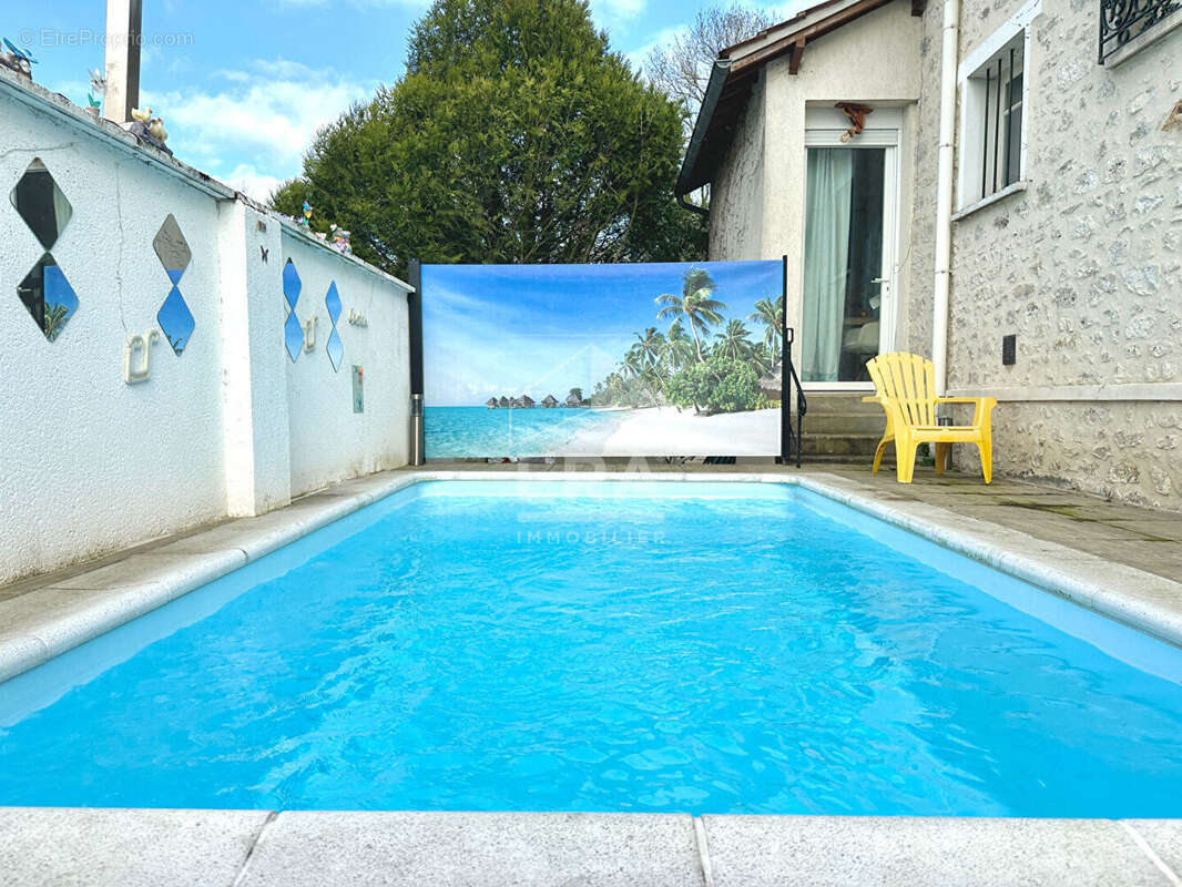 Maison à SAINT-PIERRE-LES-NEMOURS