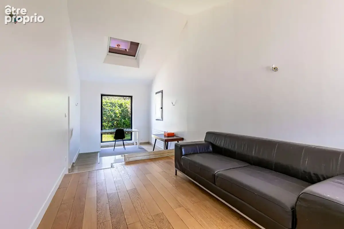 Maison 7 pièces avec piscine sur terrain de 1027 m² - photo 7