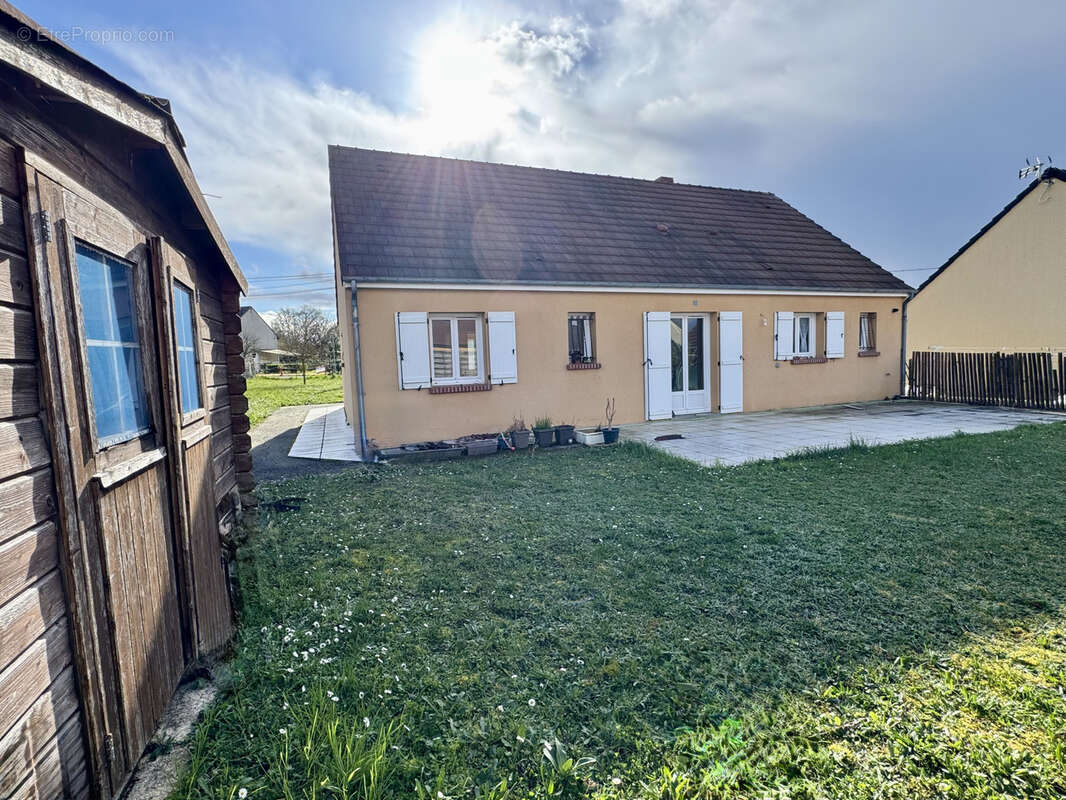 Maison à AMILLY