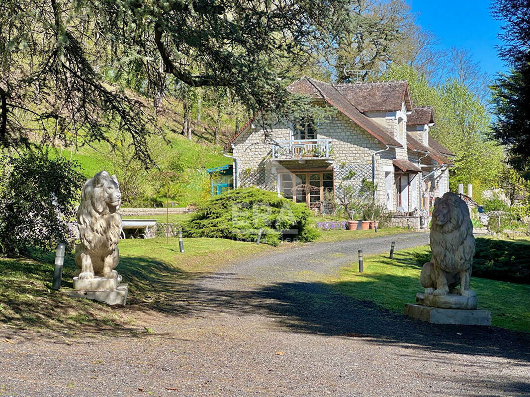 Maison à LA MADELEINE-SUR-LOING