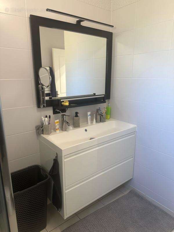 Maison à SAINT-MACAIRE-EN-MAUGES