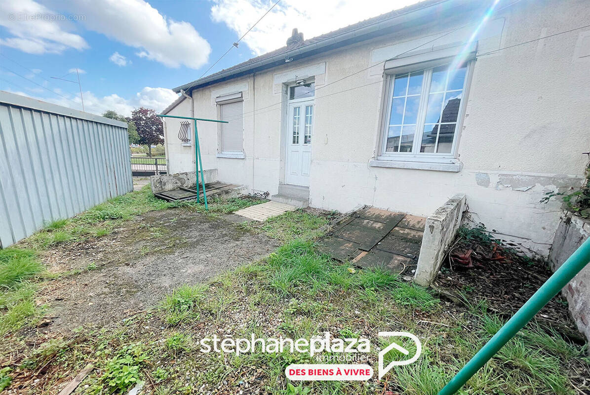 Maison à SAINT-ETIENNE-DU-ROUVRAY