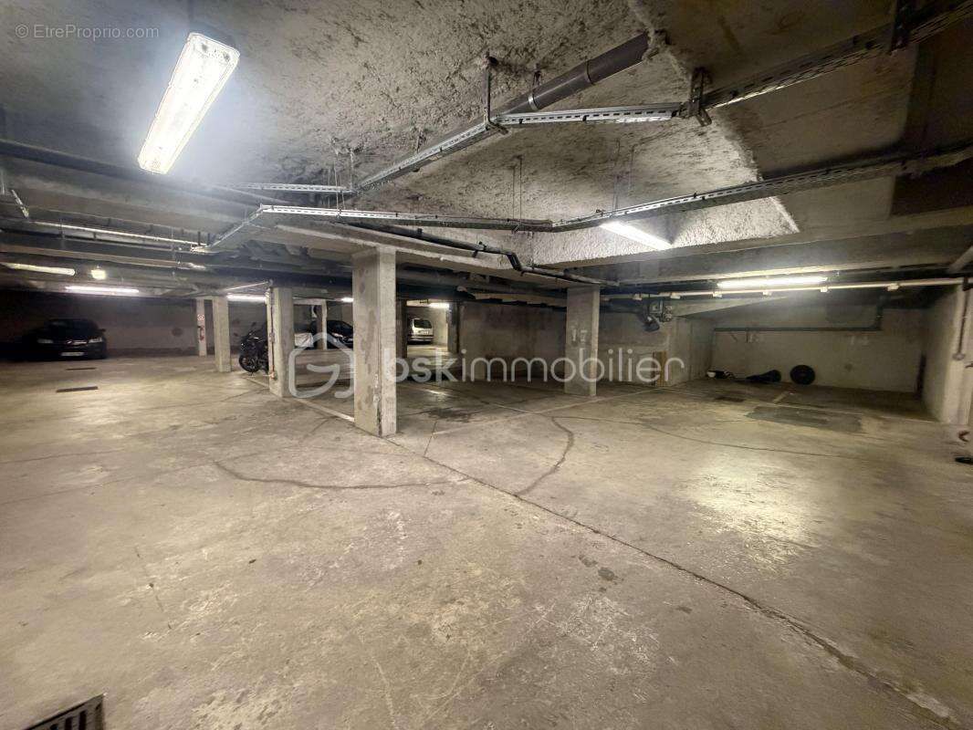 F3 lumineux avec terrasse et place de parking – Le Blanc-Mesnil DPE B - photo 12