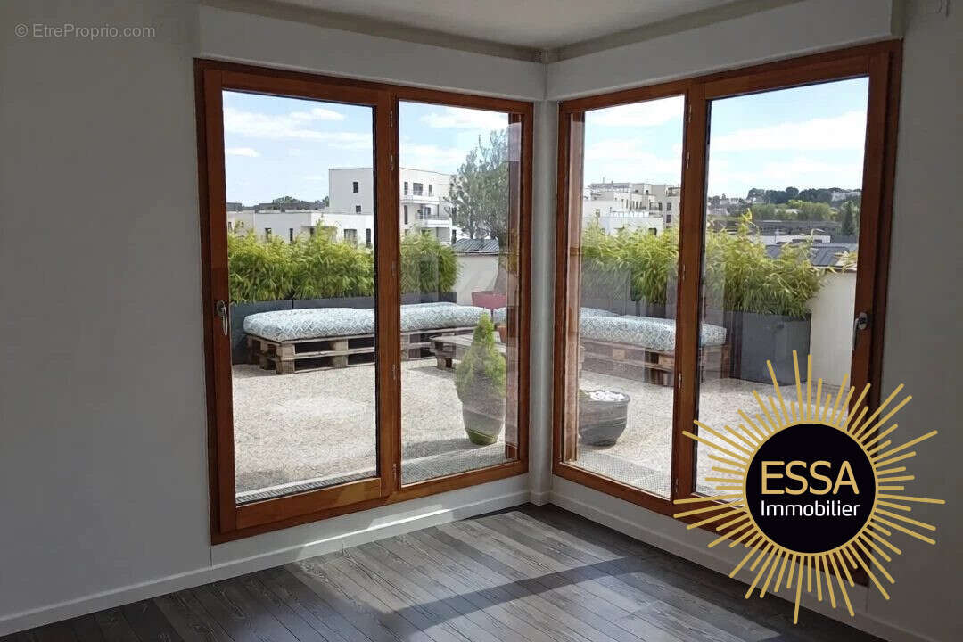 Appartement à SAINT-CYR-L'ECOLE