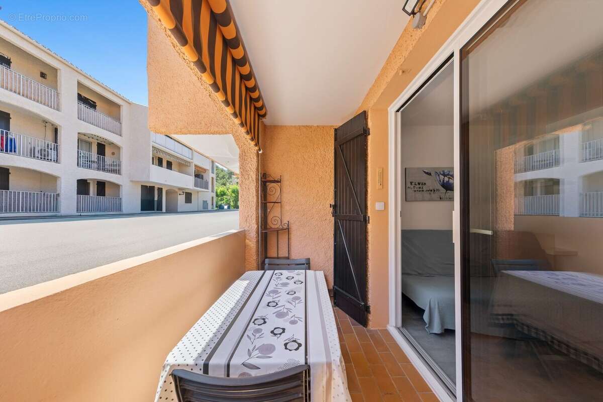 Appartement à SAINT-CYR-SUR-MER