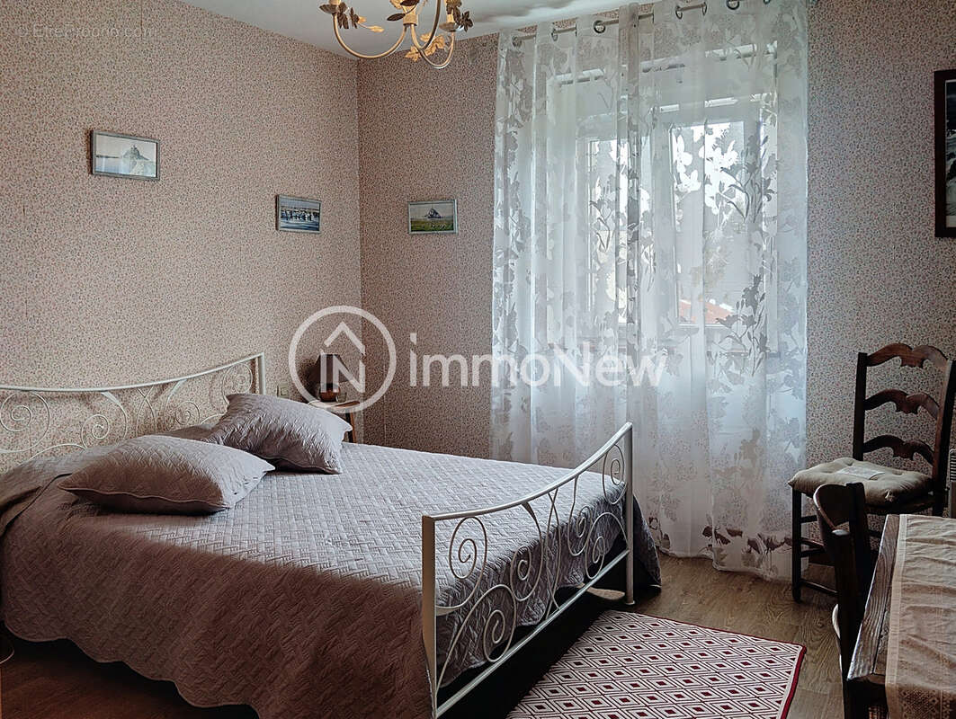 Maison 4 pièces - 108 m2 - GENETS (50530) - photo 8