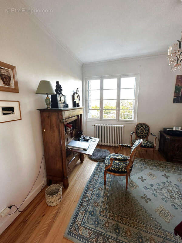 Autre à SAINT-GENIS-LAVAL