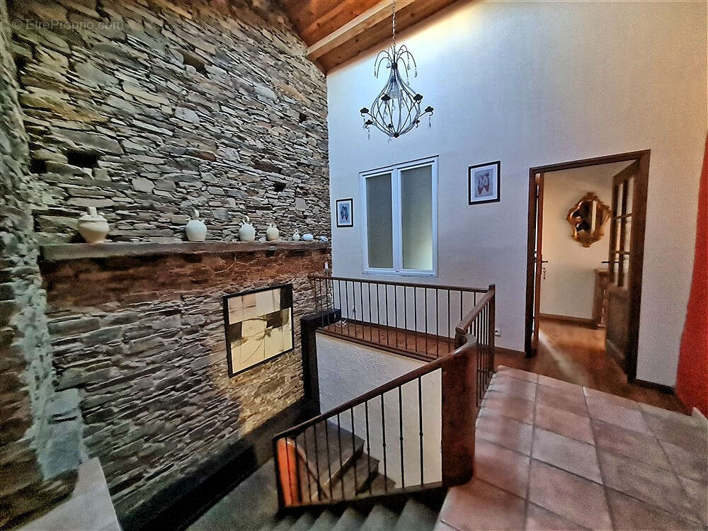 Maison de caractère XVIIIeme Ancienne auberge  240 m²  7 chambres  Fort potentiel touristique - photo 4