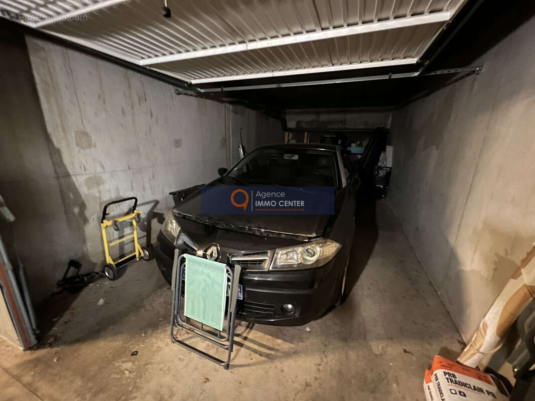 Parking à CUERS