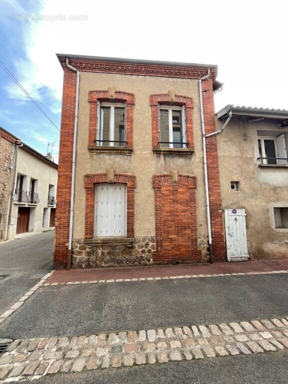 Maison à SAINT-JUST-SAINT-RAMBERT