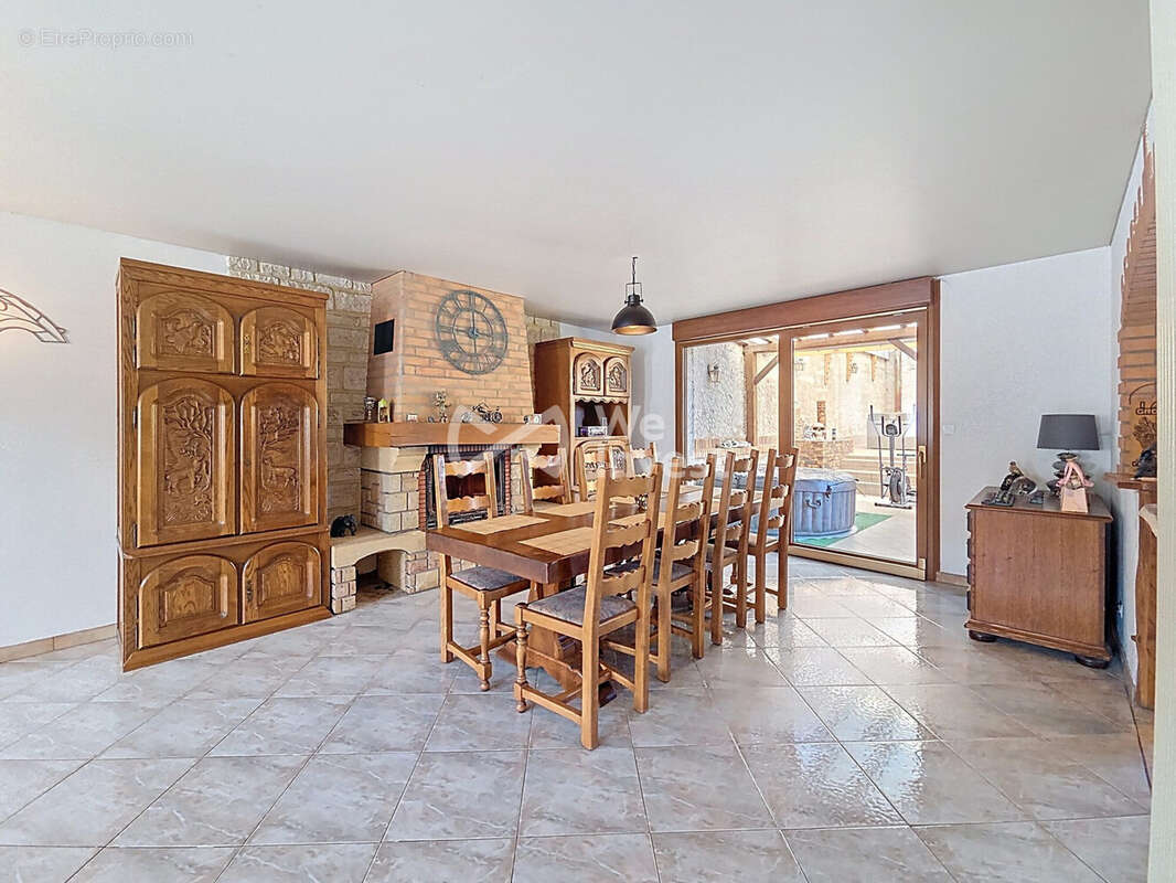 Maison 218 m² à Matton-Et-Clemency  - photo 6