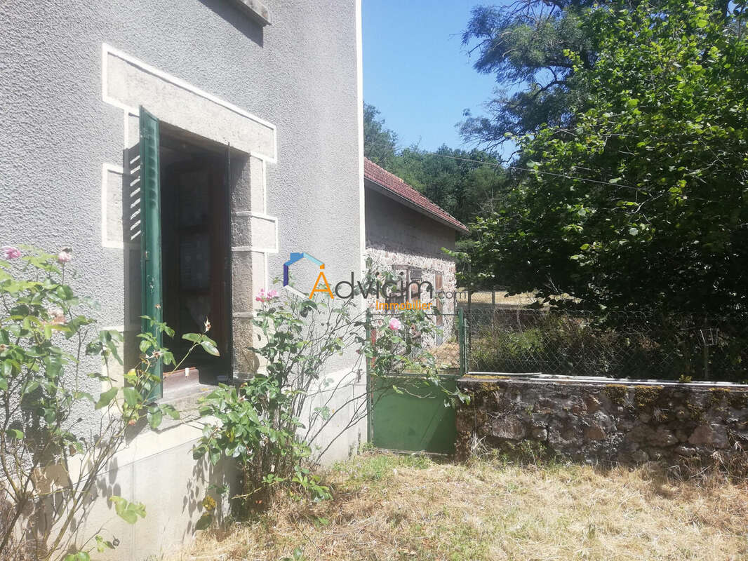 Maison 108 m² à La Chatre-Langlin  - photo 2