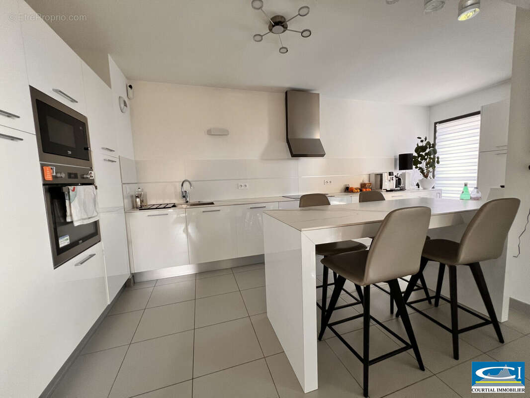 Appartement 101 m² à Tournon-Sur-Rhone  - photo 2