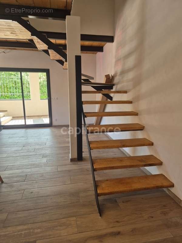 Appartement à SAINT-MARTIN-DE-VALGALGUES