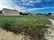 Terrain à SAUZE-VAUSSAIS