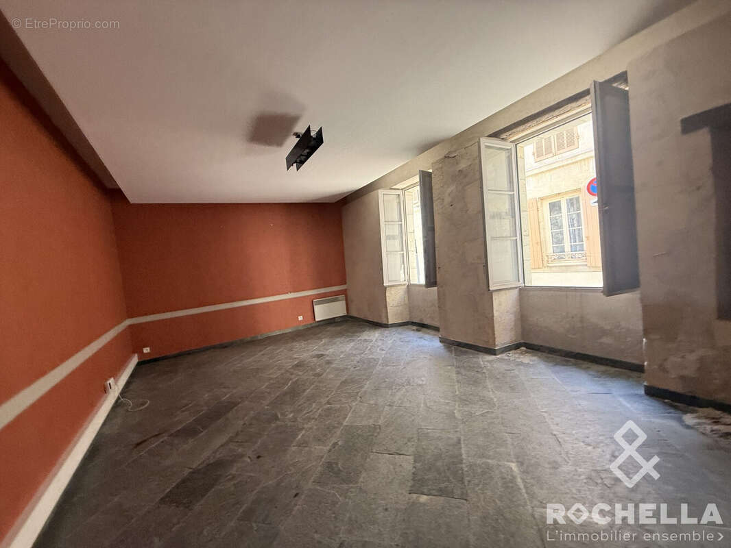 Maison à SAINT-JEAN-D'ANGELY