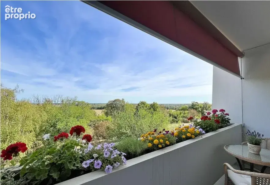 Photo Appartement à La Chaussee-Saint-Victor au prix de 175 000€