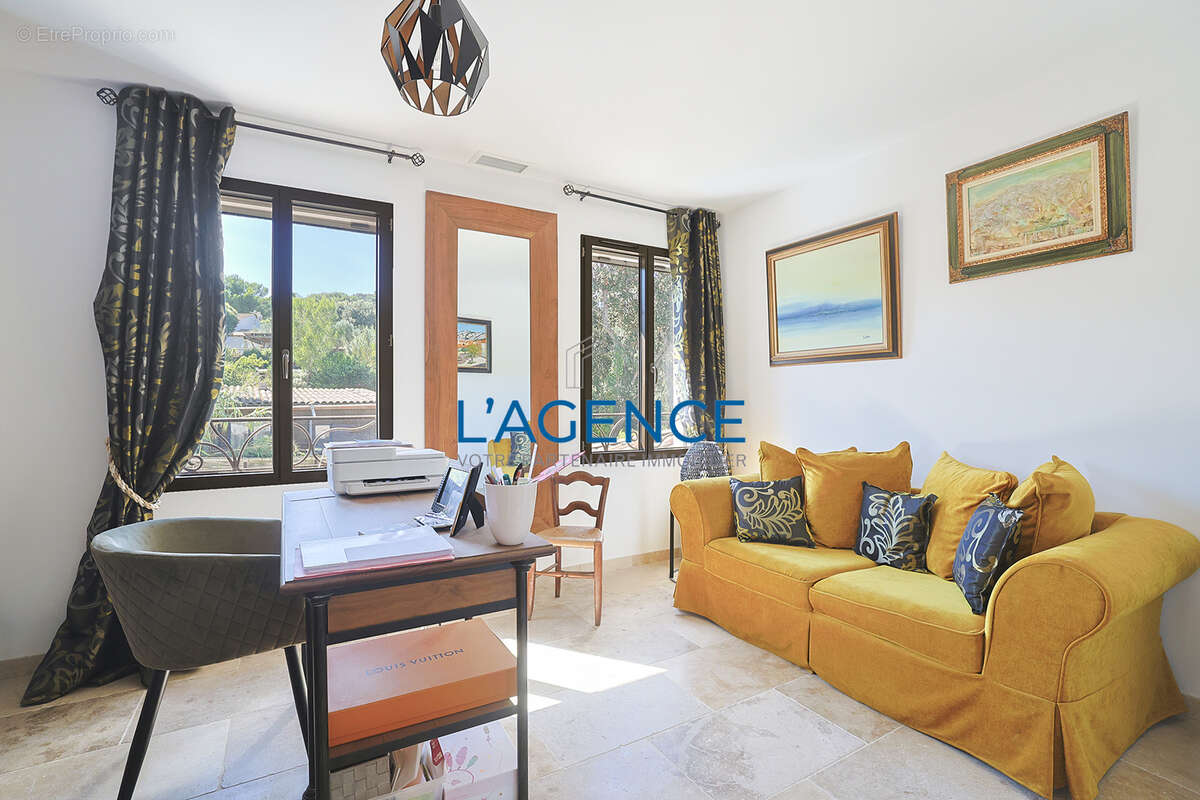 Maison à HYERES