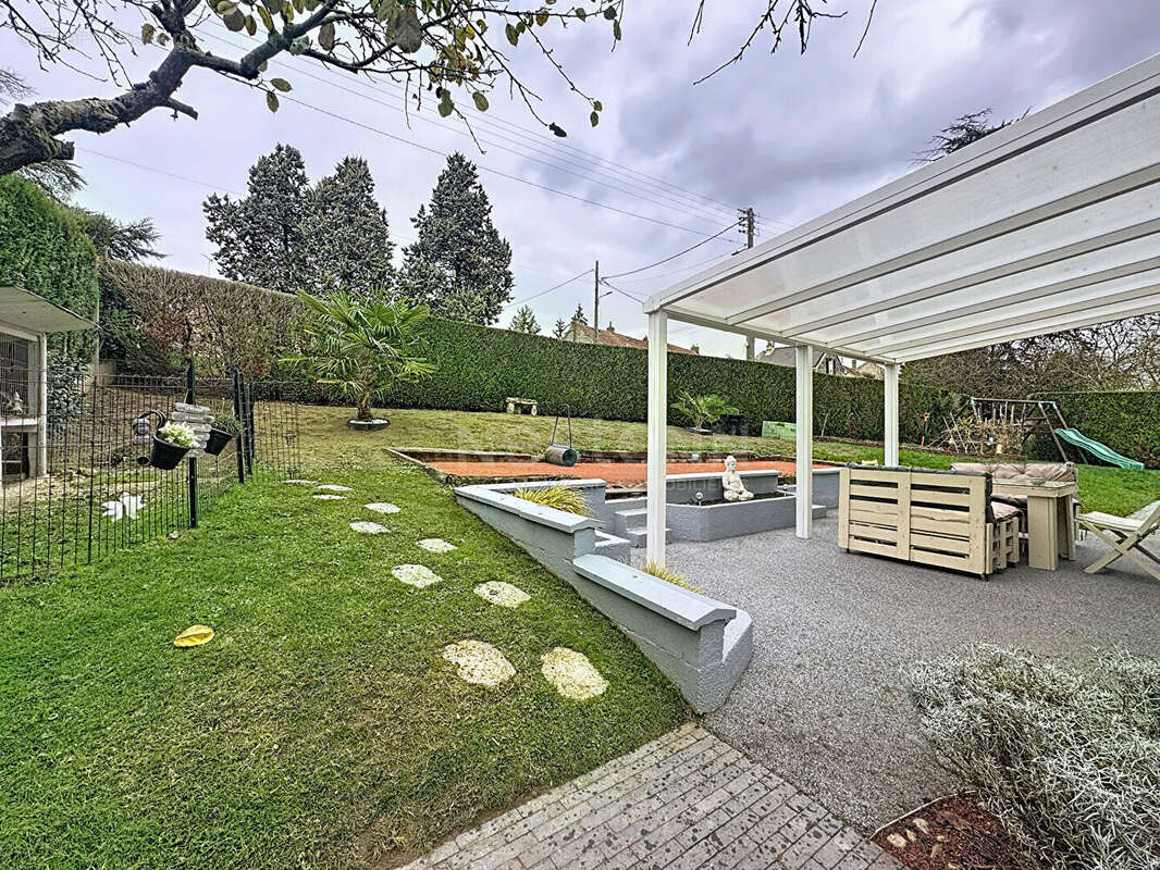 Maison à SAINT-LEU-D&#039;ESSERENT