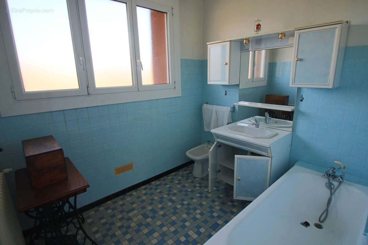 Maison à PUY-L'EVEQUE