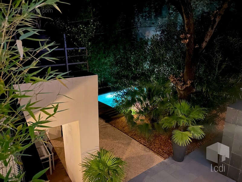 MONTELIMAR, maison de ville 350 m2 avec piscine - photo 17
