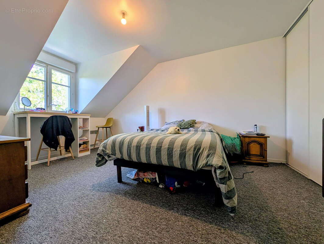 SARTROUVILLE - Appartement 2 pièces de 58 M² avec cave et parking en sous-sol - photo 7