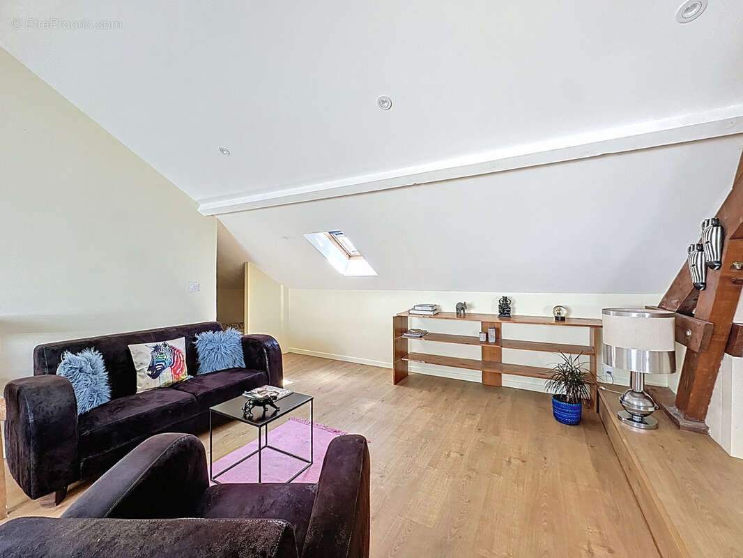 Maison à LA TOUR-DU-PIN