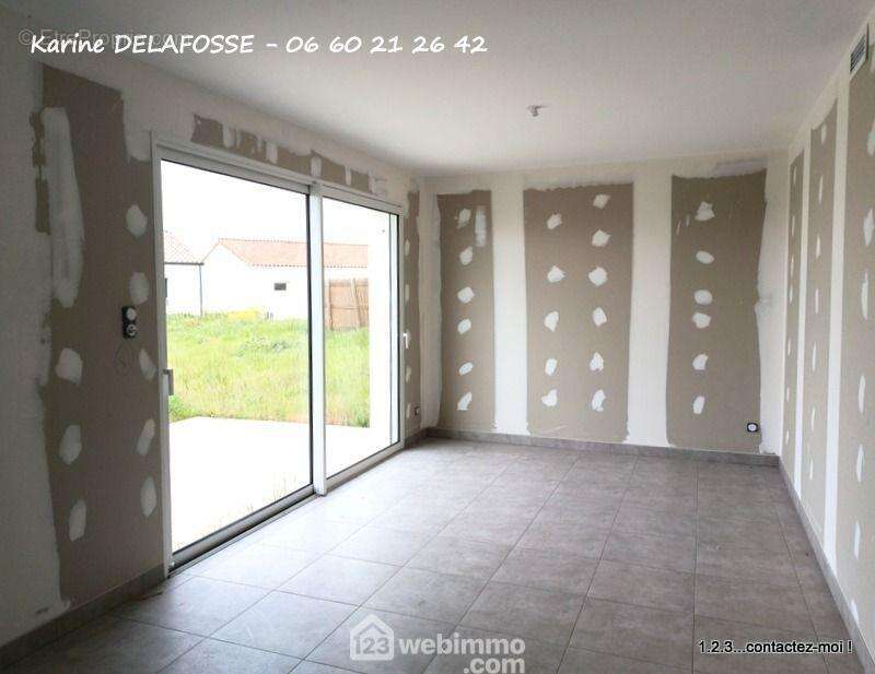 Maison à LES MAGNILS-REIGNIERS
