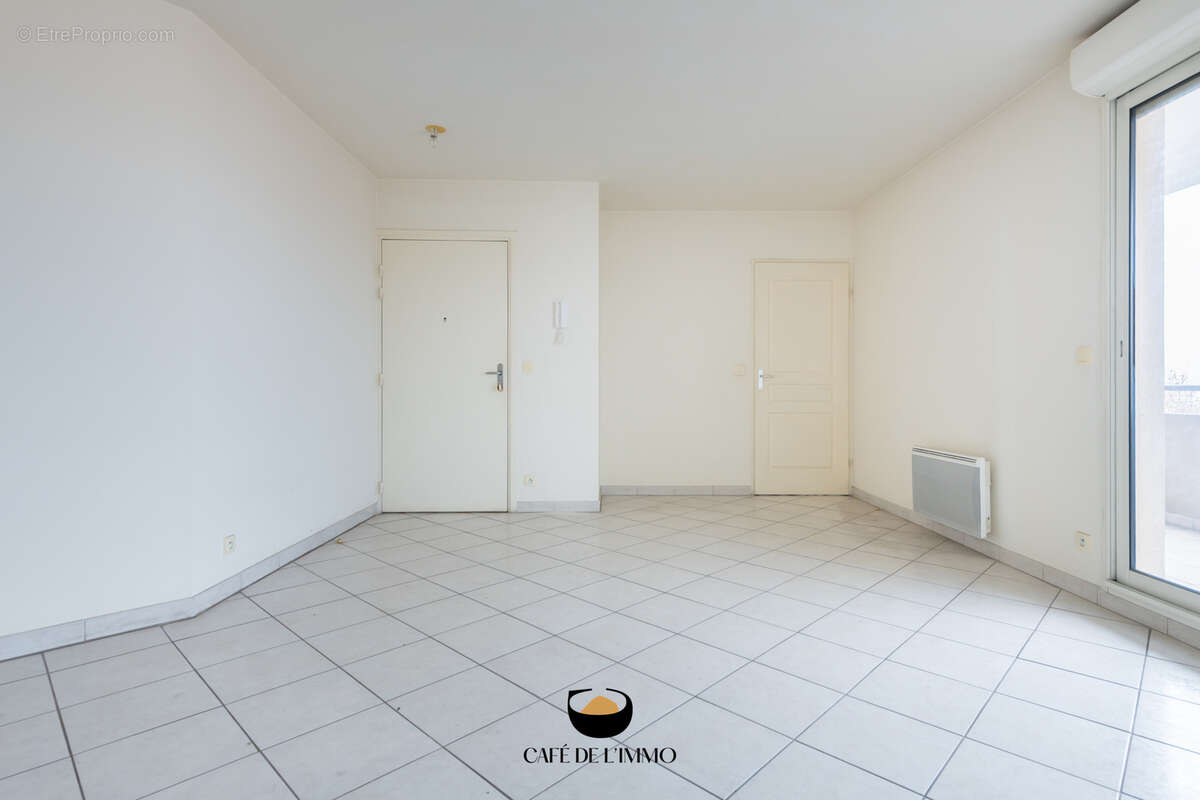 Appartement à MARSEILLE-4E