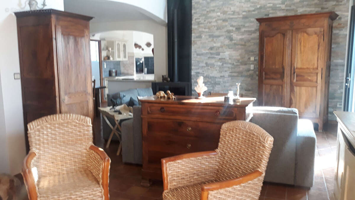 Propriété  coeur de village avec  3 habitations à Les Mages 10 pièce(s) 295 m2 sur 1263m² de terrain avec piscine - photo 10