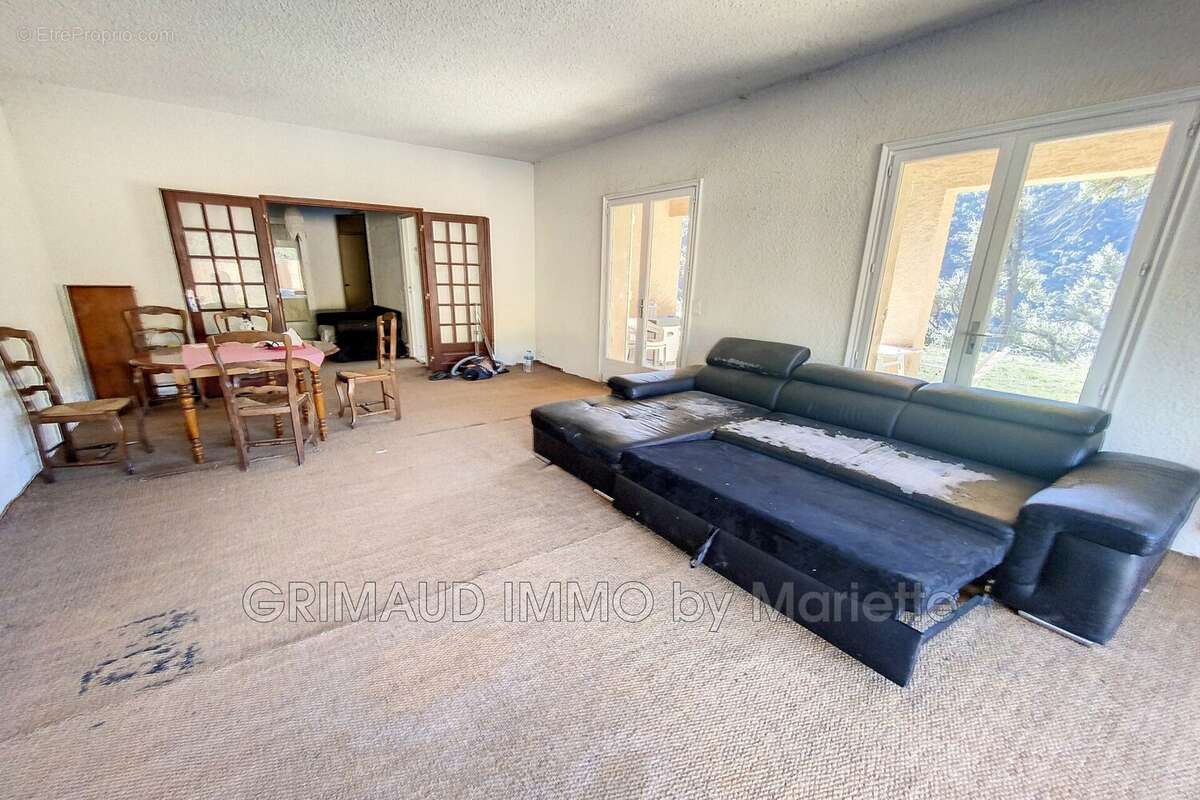 Maison à LA GARDE-FREINET