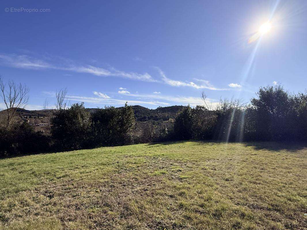 Terrain constructible - VILLENEUVE-LA-COMPTAL - photo 2