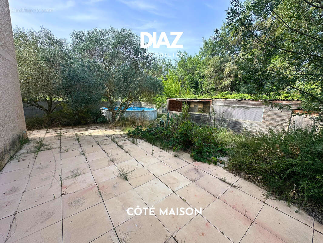 Maison à MONTBAZIN