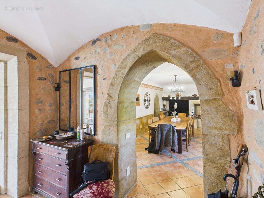 Maison à ALBA-LA-ROMAINE