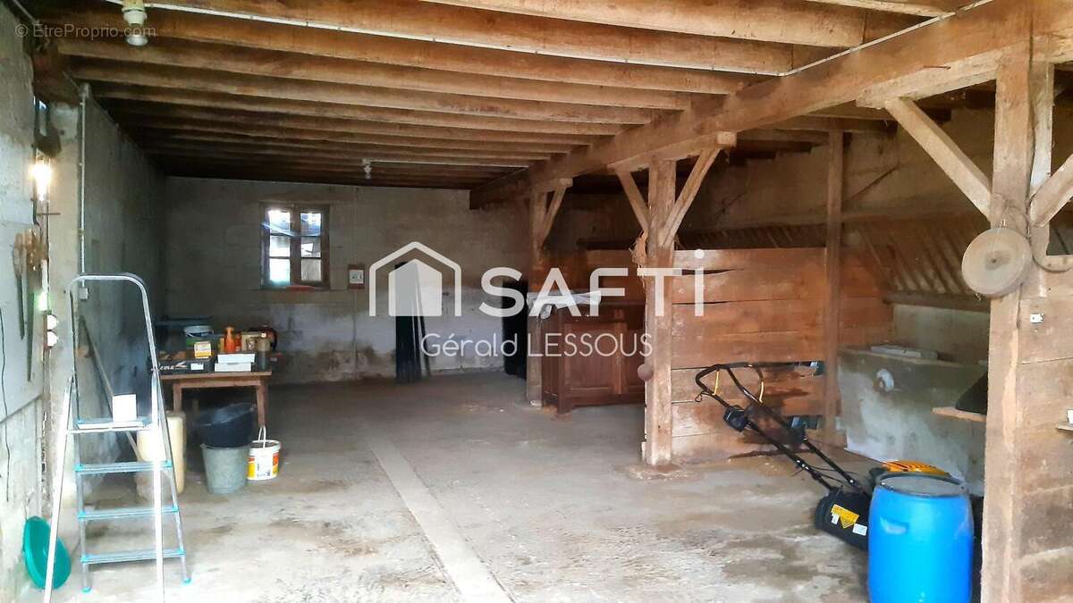 Photo 6 - Parking à BIGNOUX