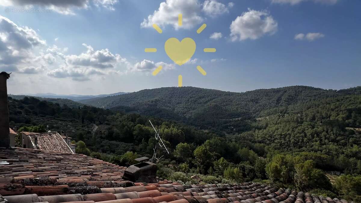 CLAVIERS : Belle maison de village restaurée avec terrasse - photo 17