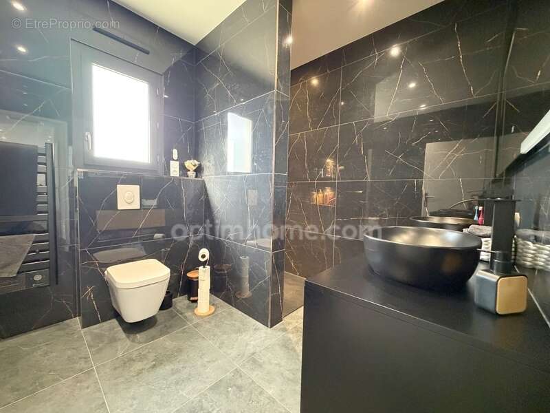 Maison contemporaine de plain-pied 128 m² habitables – DPE A – 3 chambres – Romorantin-Lanthenay (41200) - photo 13