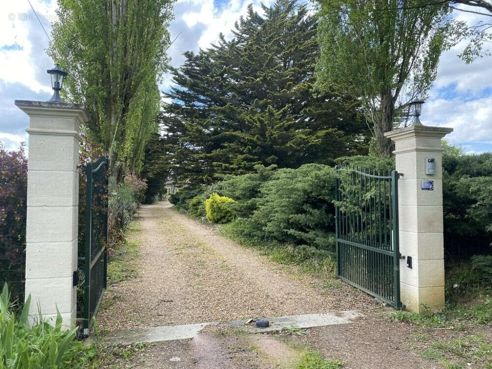Maison à BAZOUGES-SUR-LE-LOIR