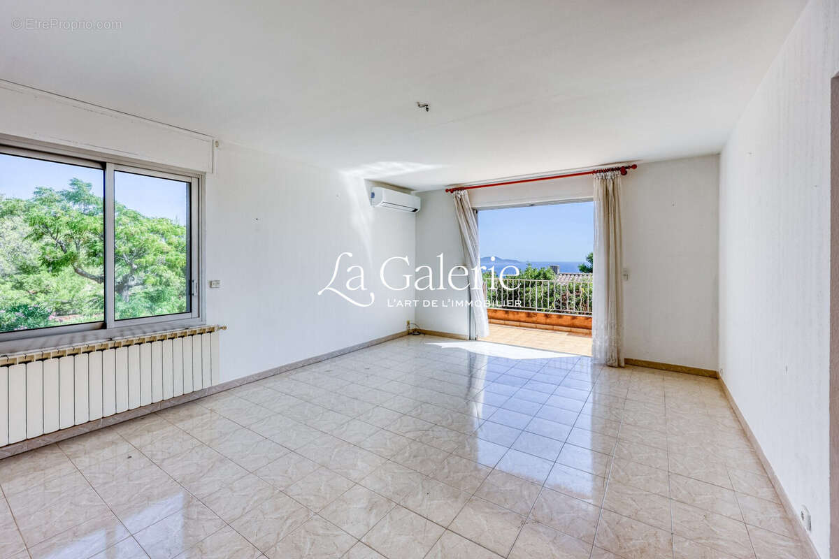 Maison 180 m² à Carqueiranne  - photo 9